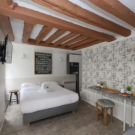 Parisien 20m2 En Face Du Musee Grevin - 2p Apartamento *